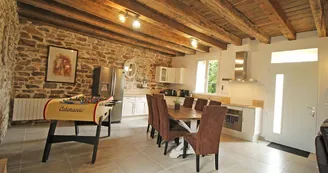 Gîte 'La réserve' à Saint Yrieix la Perche en Haute-Vienne (Nouvelle Aquitaine)
ESPACE SEJOUR ET CUISINE_10