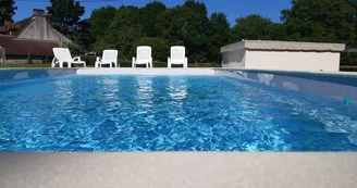 Gîte de la Brunerie Piscine transats