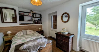 Gite du Clos du Got à Saint Yrieix La Perche en Haute-Vienne - la chambre de l'étage_17