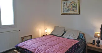 Gite du Clos du Got à Saint Yrieix La Perche en Haute-Vienne - la chambre du rez de chaussée_13 Gite du Clos du Got à Saint Yrieix La Perche en Haute-Vienne - la chambre du rez de chaussée_13