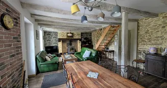 Gite du Clos du Got à Saint Yrieix La Perche en Haute-Vienne - la chambre de l'étage_13