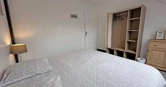 Gîte de la Châtaigneraie à Saint Yrieix La Perche en Haute-Vienne (Nouvelle Aquitaine) - chambre 1 - version lits rapprochés_30