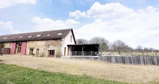 Gîte de la Châtaigneraie à Saint Yrieix La Perche en Haute-Vienne (Nouvelle Aquitaine)_1