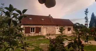 Facade entrées gîte La Suite