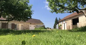 Maison et grange Gîte La Suite