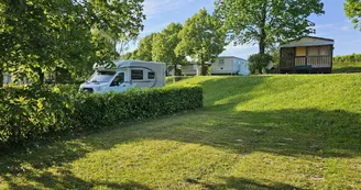 place camping car et tente